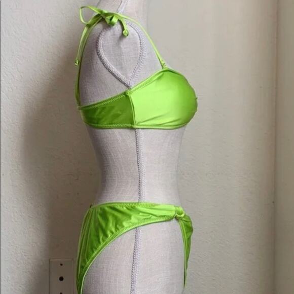 0331 NEW Kendall + Kylie Neon green Asymmetrical bikini set - Picture 4 of 9